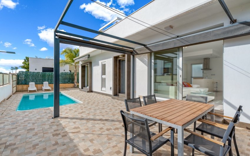 Resale - Villa -
Ciudad Quesada