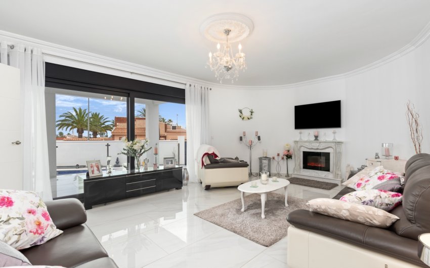 Resale - Villa -
Ciudad Quesada