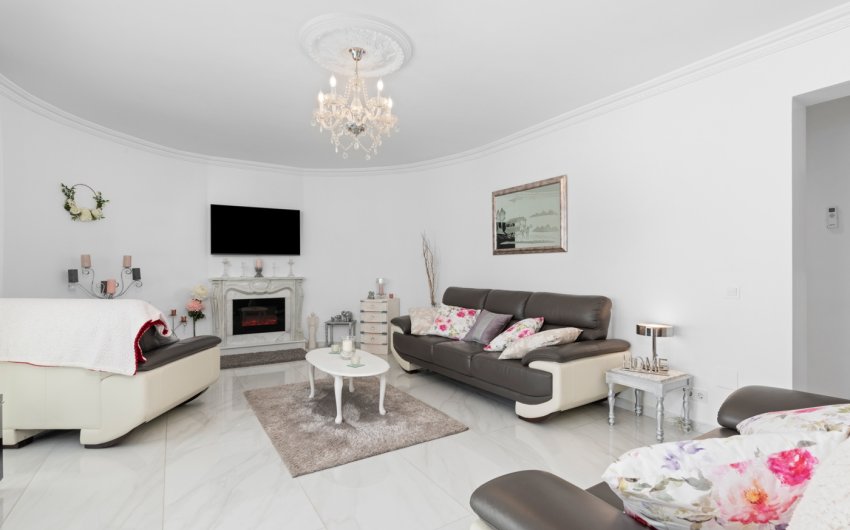 Resale - Villa -
Ciudad Quesada