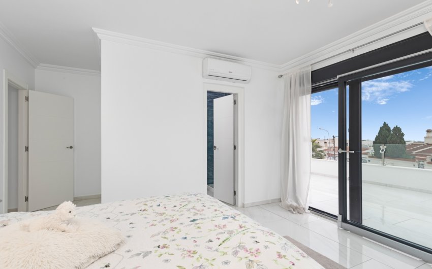 Resale - Villa -
Ciudad Quesada