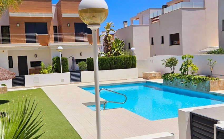 Resale - Villa -
Ciudad Quesada