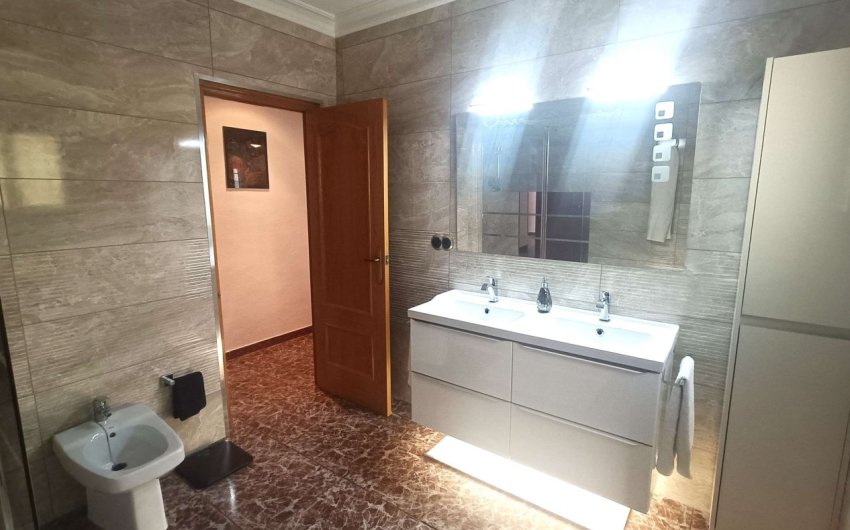 Resale - Villa -
Crevillent - Inland