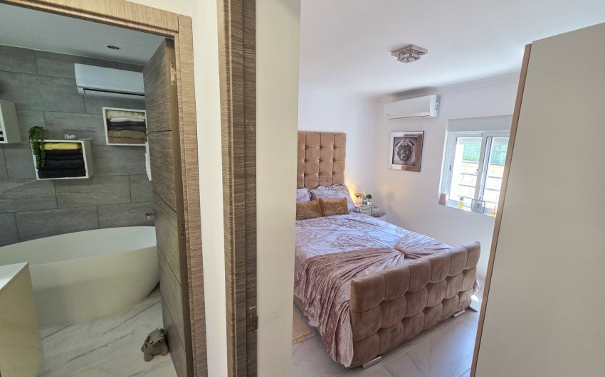 Resale - Villa -
Crevillent - Inland