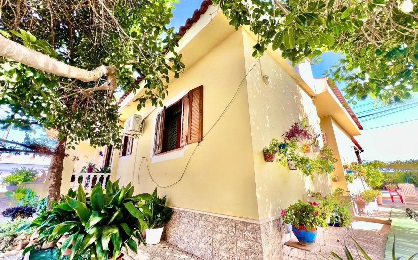 Resale - Villa -
Daya Vieja - Costa Blanca Sur