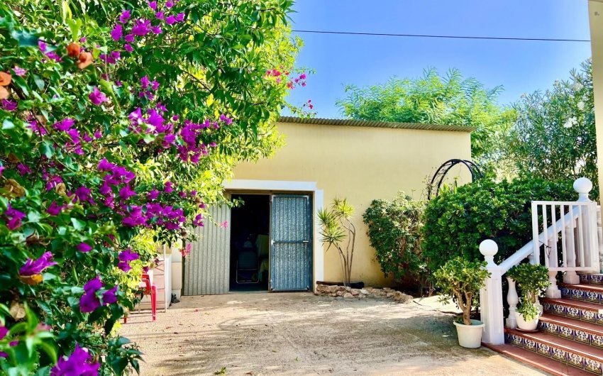 Resale - Villa -
Daya Vieja - Costa Blanca Sur