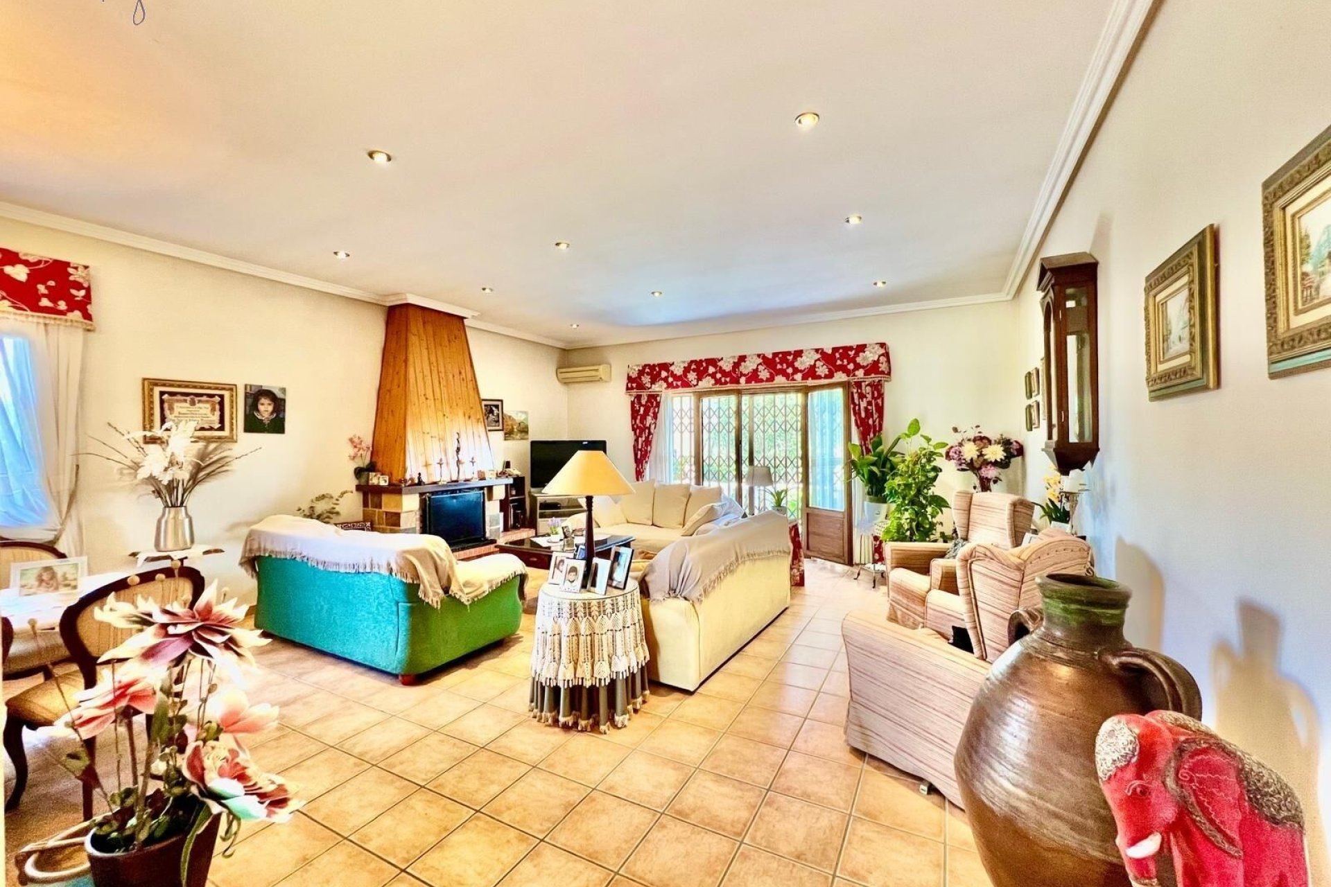 Resale - Villa -
Daya Vieja - Costa Blanca Sur
