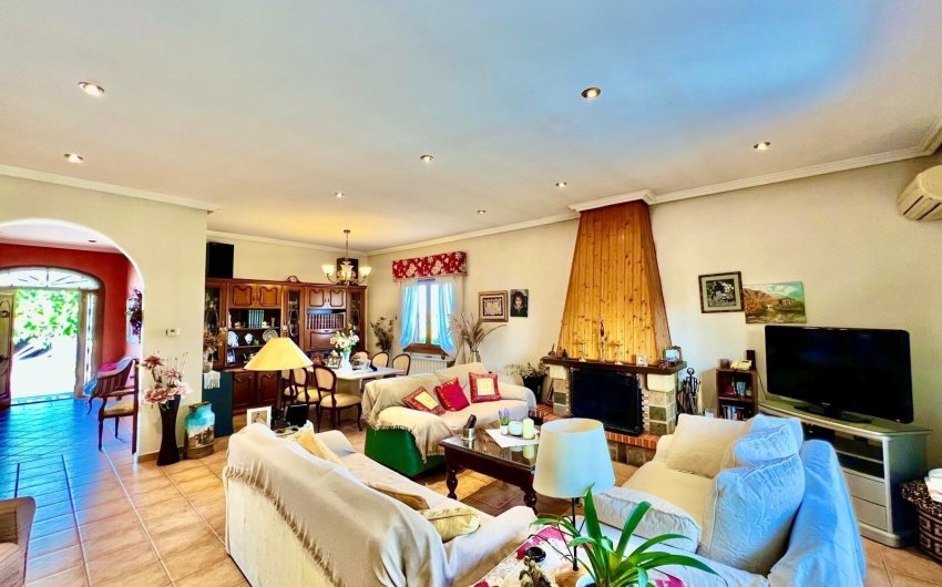Resale - Villa -
Daya Vieja - Costa Blanca Sur