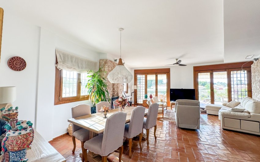 Resale - Villa -
Dehesa de Campoamor - Costa Blanca