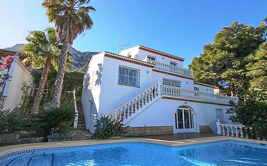 Resale - Villa -
Denia - Altomira