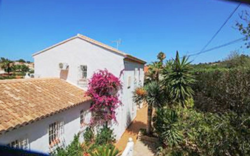 Resale - Villa -
Denia - Altomira