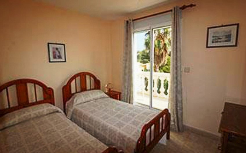 Resale - Villa -
Denia - Altomira