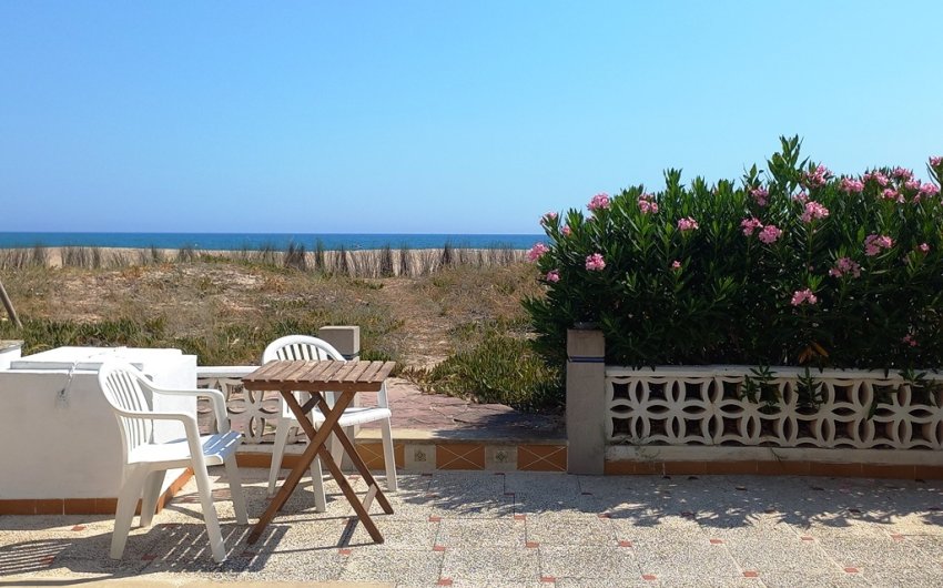 Resale - Villa -
Denia