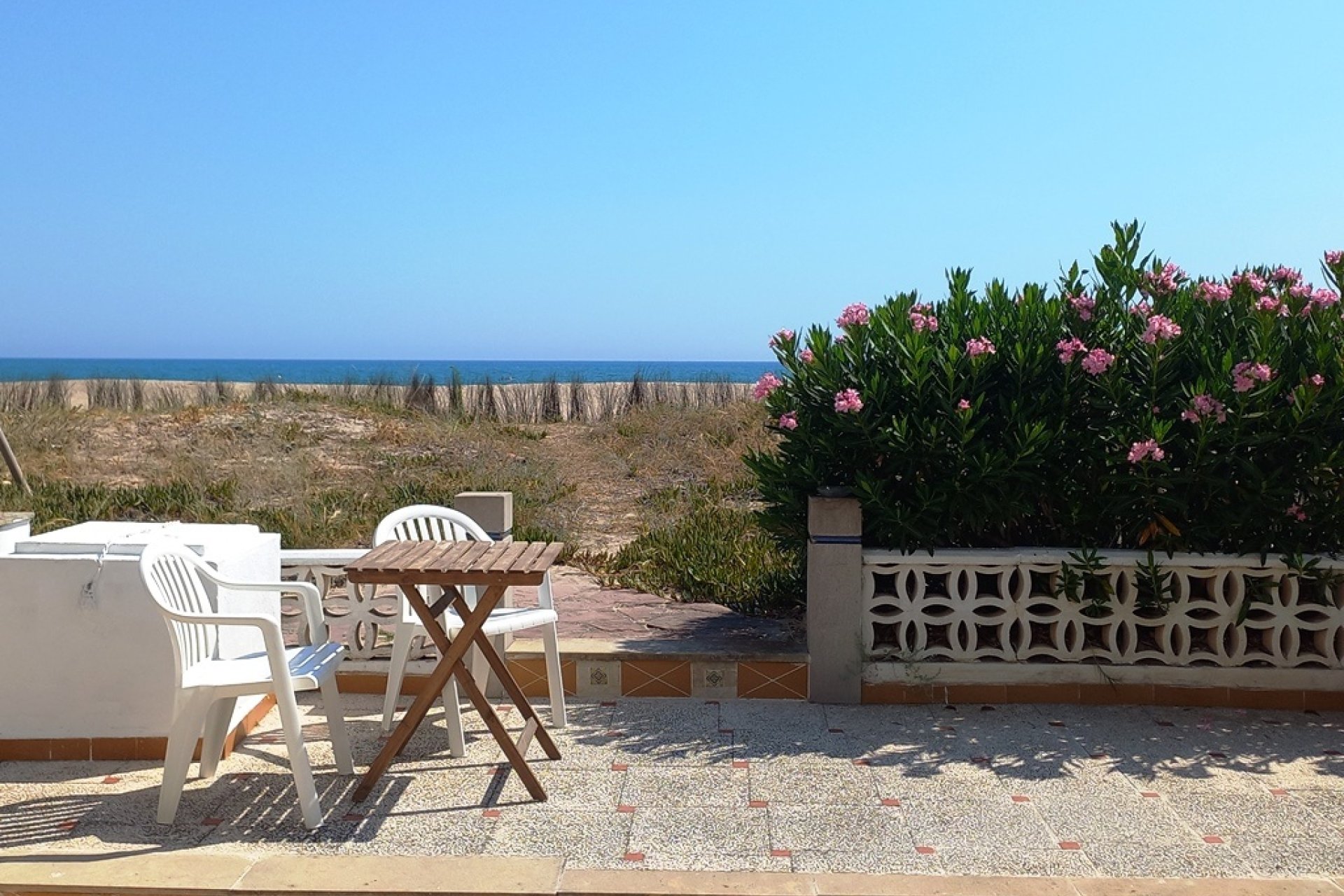 Resale - Villa -
Denia