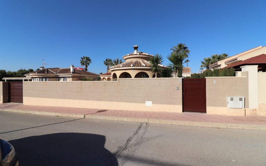 Resale - Villa (detached) -
Benijofar - Monte Azul