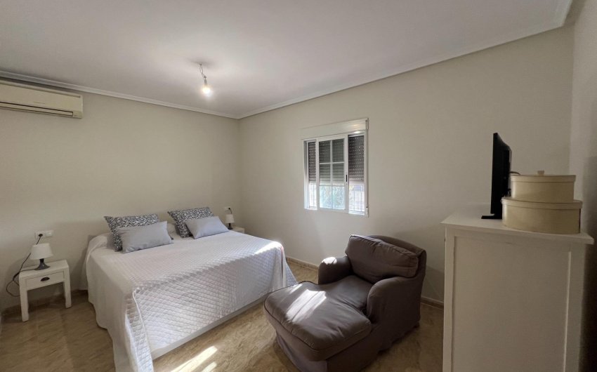 Resale - Villa -
Dolores - Cmno. Escorredor