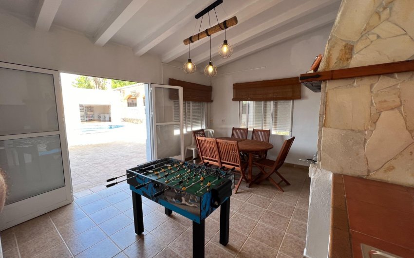 Resale - Villa -
Dolores - Cmno. Escorredor