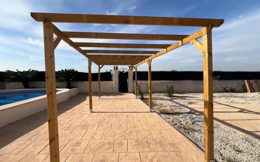 Resale - Villa -
Dolores - Cmno. Escorredor