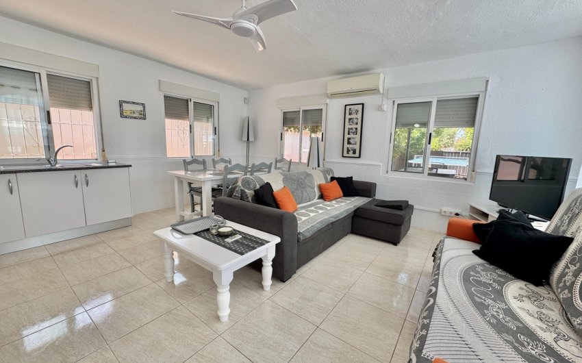 Resale - Villa -
Dolores - Comunidad Valenciana