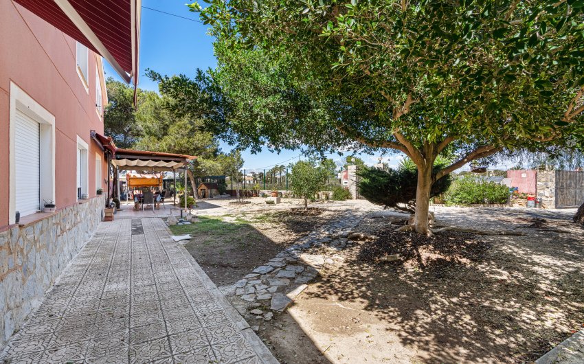 Resale - Villa -
El Altet - San Francisco de Asis