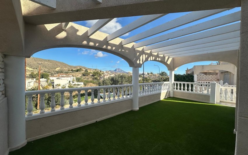 Resale - Villa -
El Campello - Costa Blanca