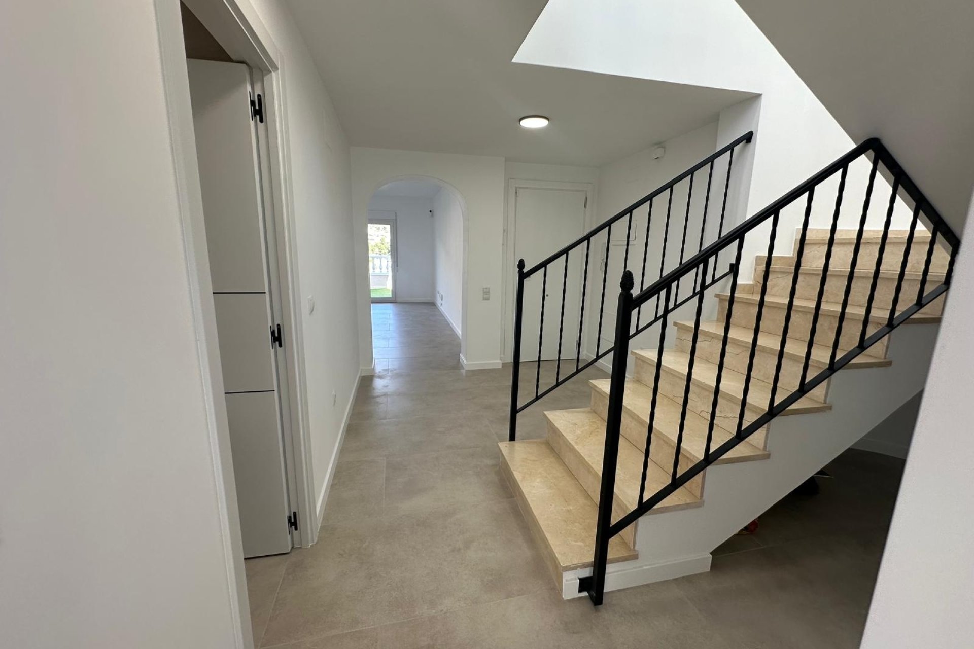 Resale - Villa -
El Campello - Costa Blanca