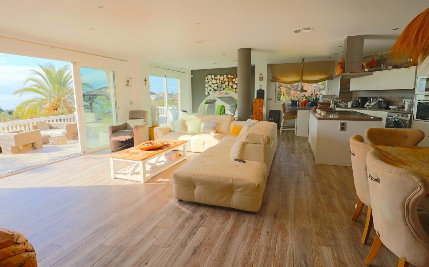 Resale - Villa -
El Campello - Coveta fuma