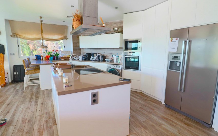 Resale - Villa -
El Campello - Coveta fuma