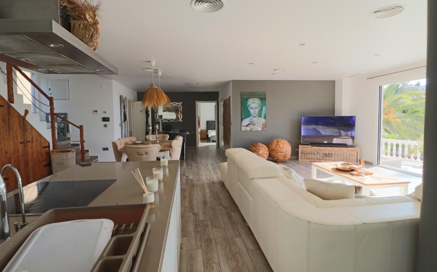 Resale - Villa -
El Campello - Coveta fuma