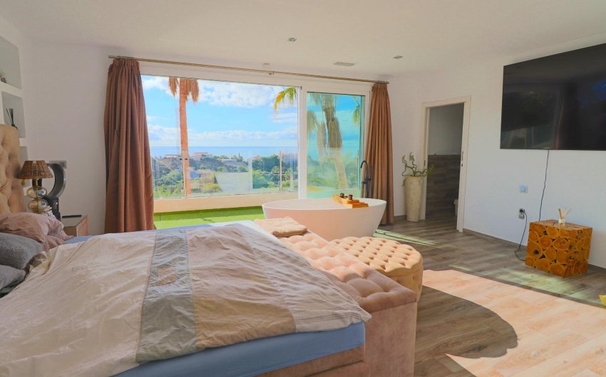 Resale - Villa -
El Campello - Coveta fuma