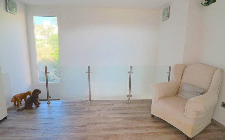 Resale - Villa -
El Campello - Coveta fuma