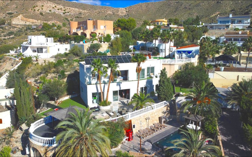 Resale - Villa -
El Campello - Coveta fuma