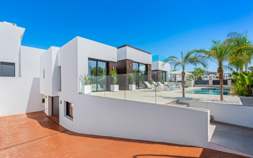 Resale - Villa -
El Campello - El Amerador