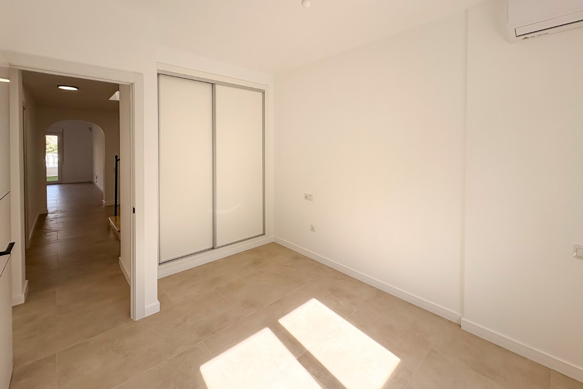 Resale - Villa -
El Campello - Pueblo Acantilado - Venta Lanuza