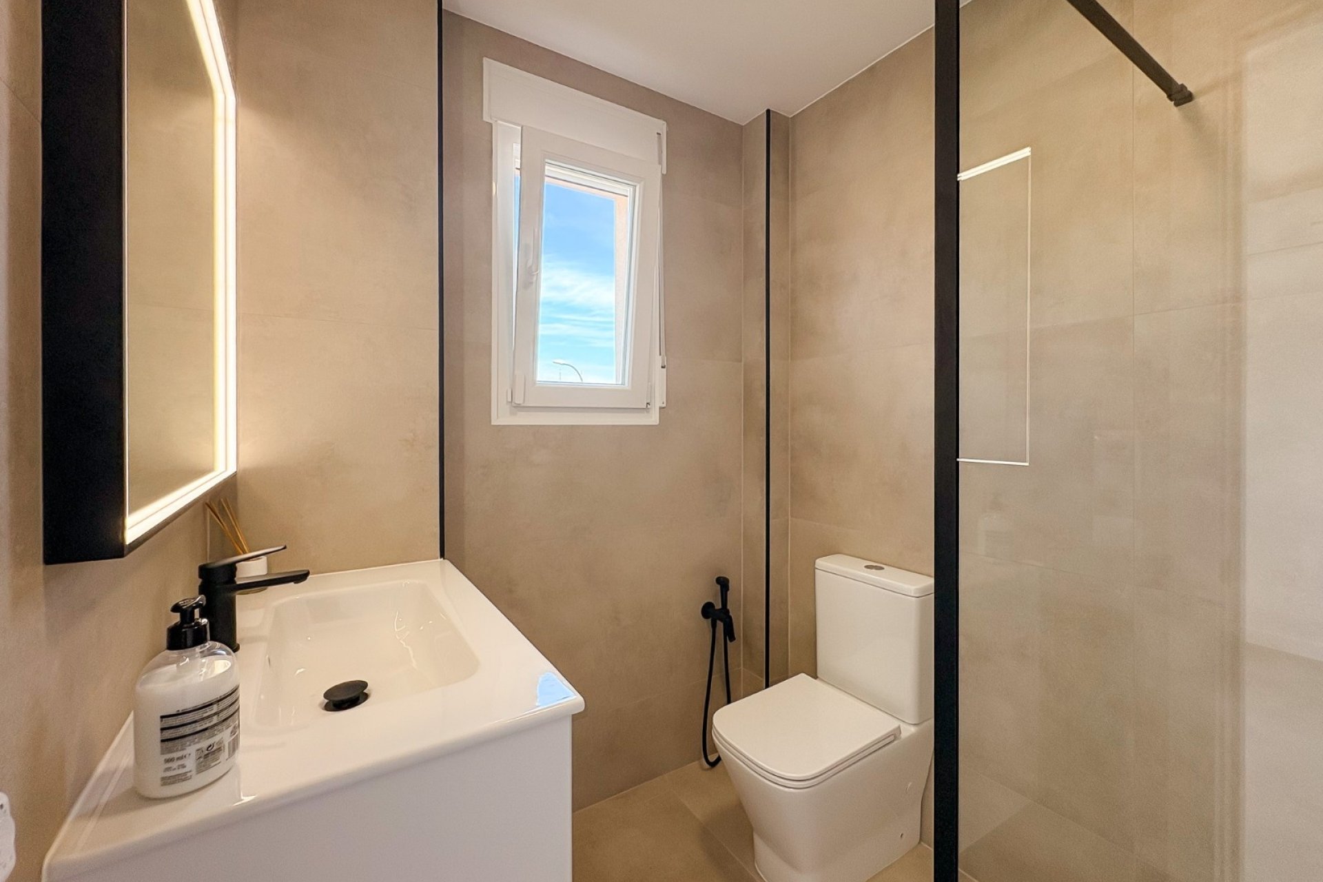 Resale - Villa -
El Campello - Pueblo Acantilado - Venta Lanuza