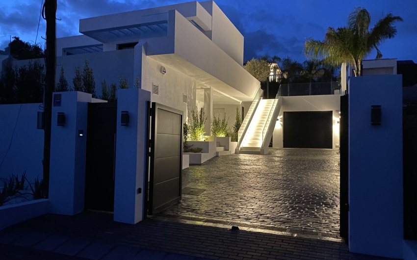 Resale - Villa -
El Chaparral - Inland