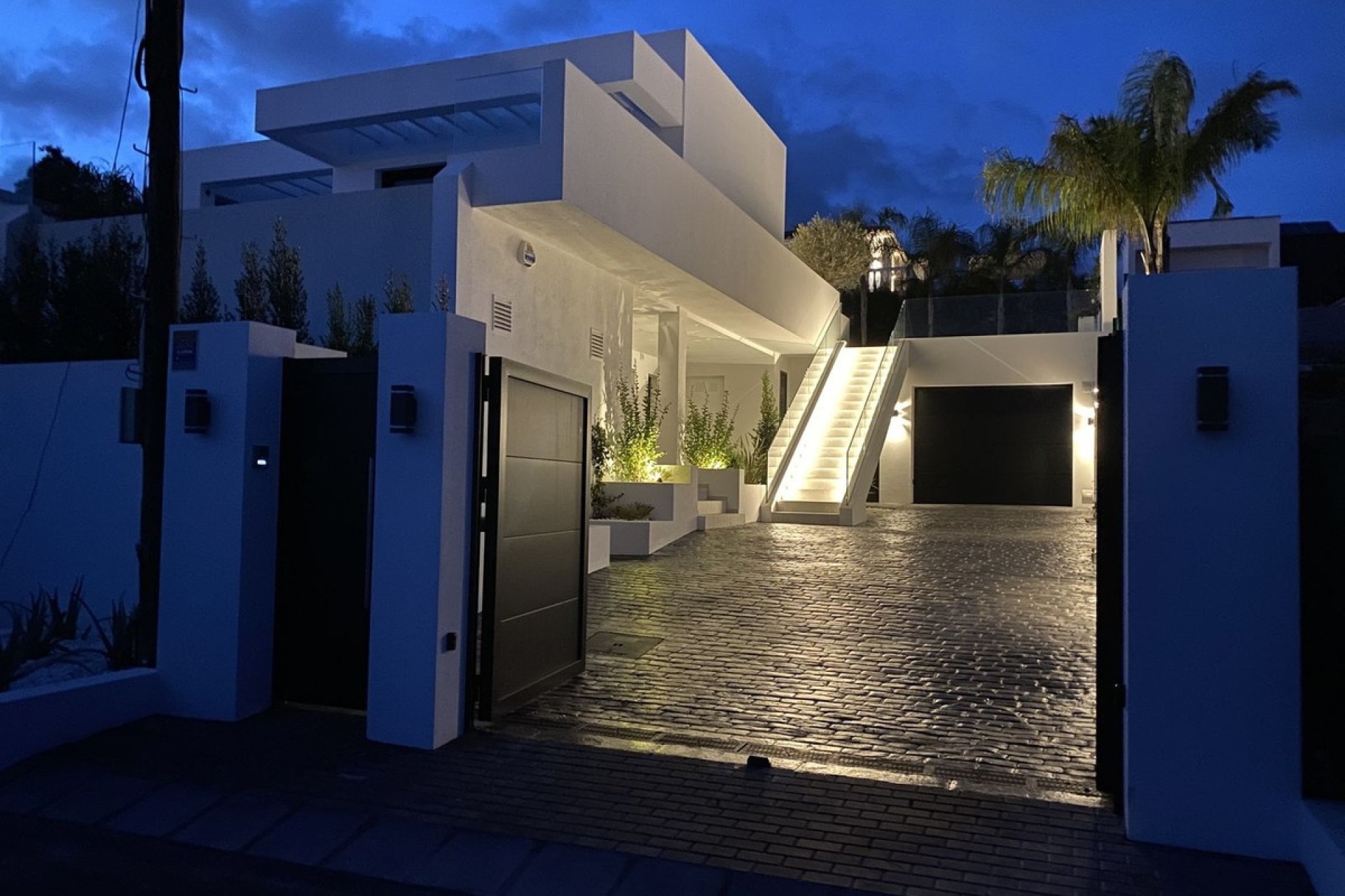 Resale - Villa -
El Chaparral - Inland