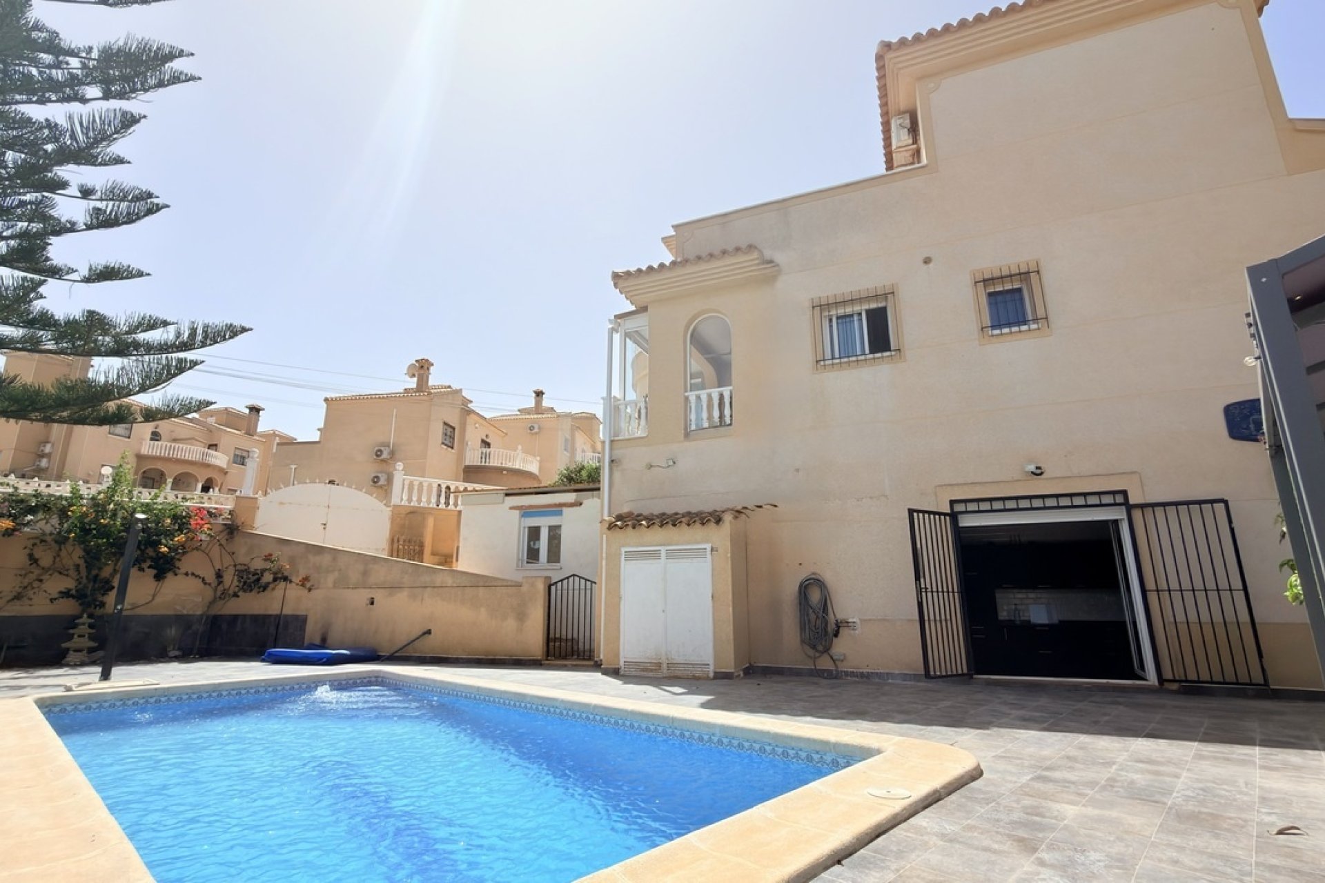 Resale - Villa -
El Galan - Inland