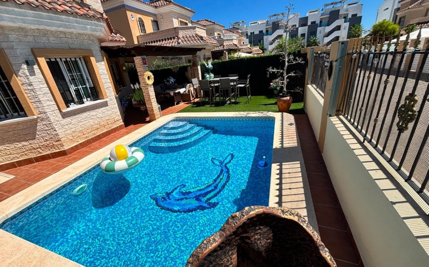 Resale - Villa -
El Raso - Costa Blanca