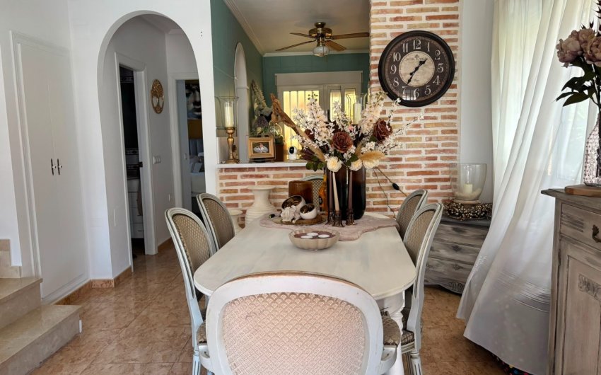 Resale - Villa -
El Raso - Costa Blanca