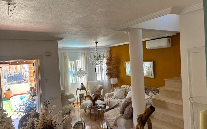 Resale - Villa -
El Raso - Costa Blanca