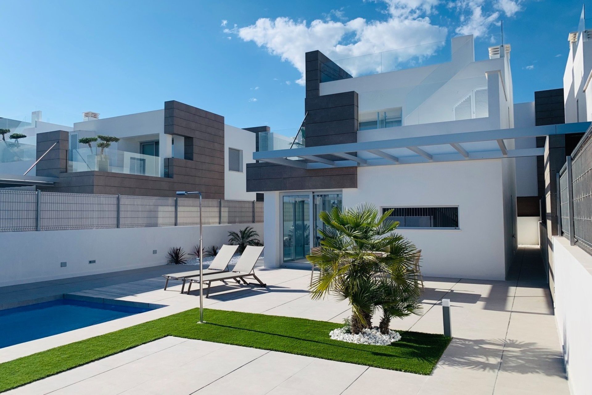 Resale - Villa -
El Raso