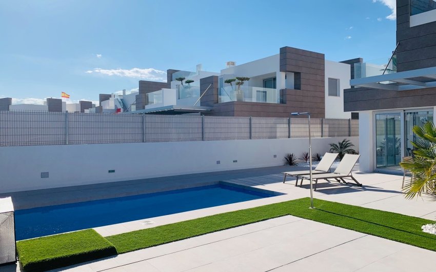 Resale - Villa -
El Raso