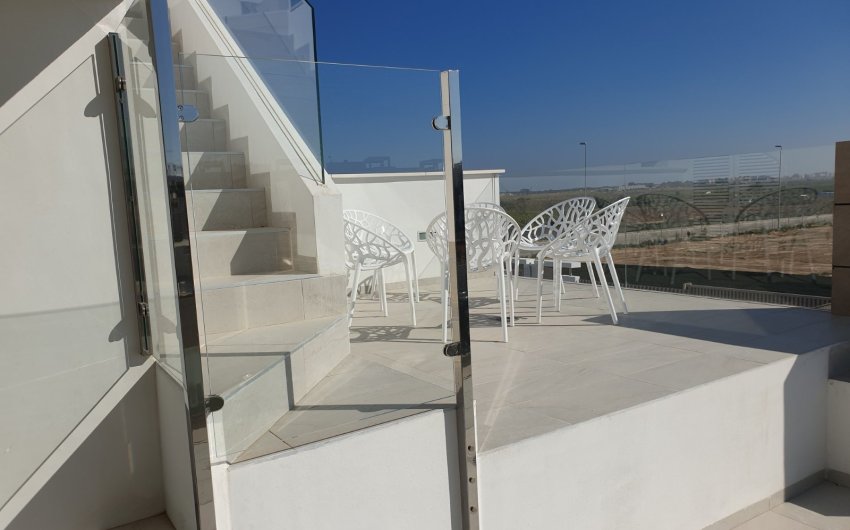 Resale - Villa -
El Raso