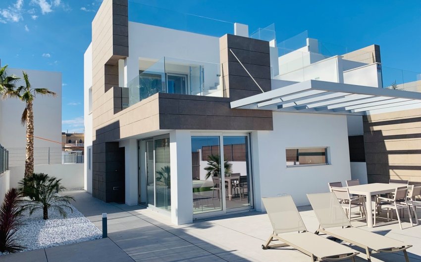 Resale - Villa -
El Raso