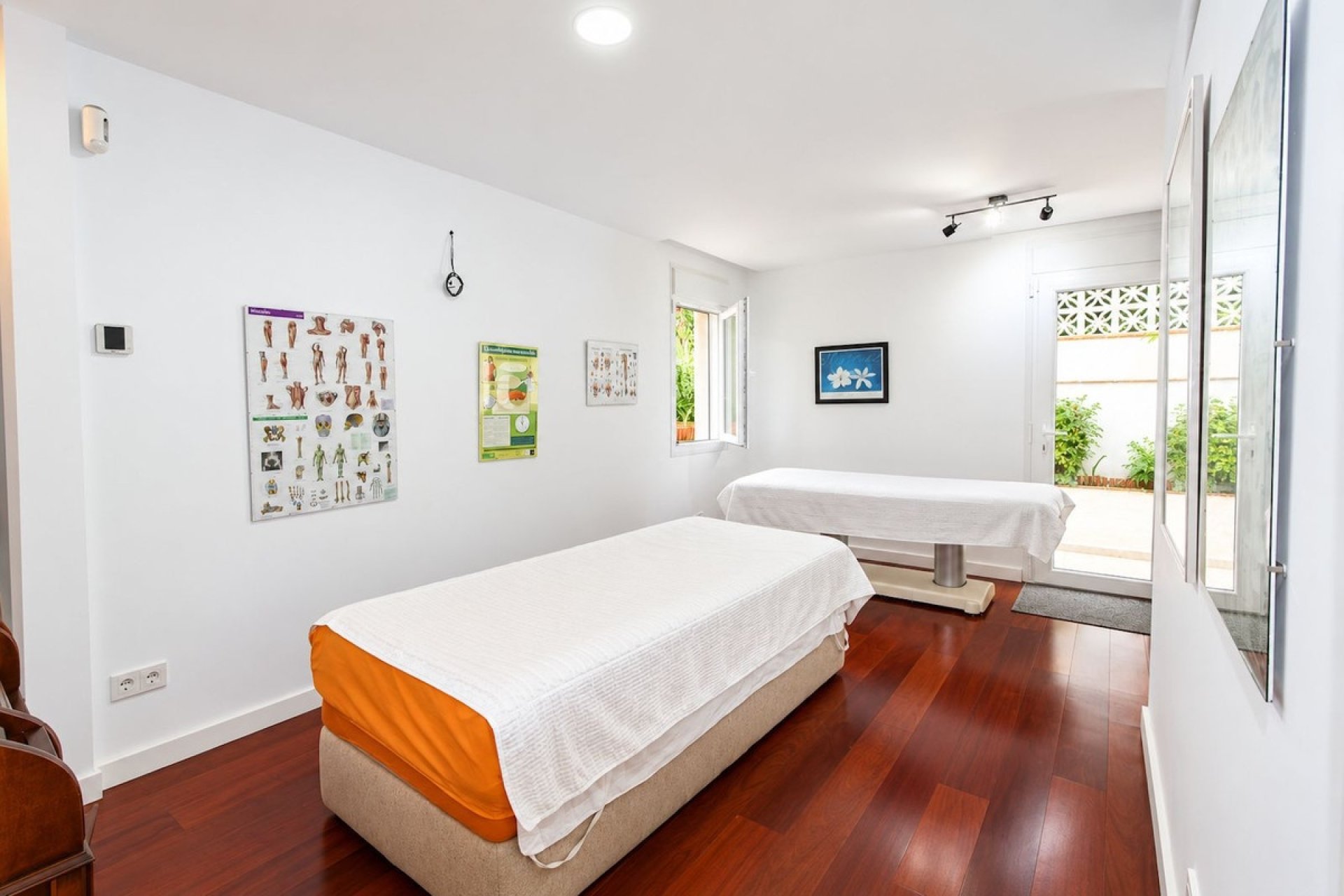 Resale - Villa -
El Rosario - Inland