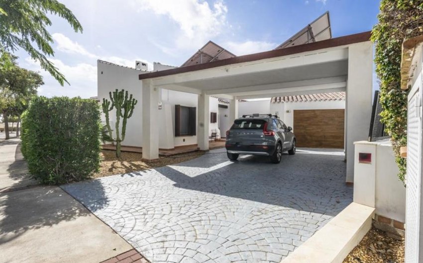 Resale - Villa -
El Valle Golf Resort