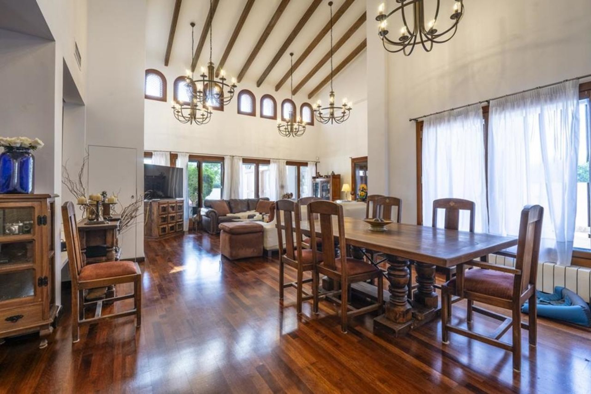 Resale - Villa -
El Valle Golf Resort