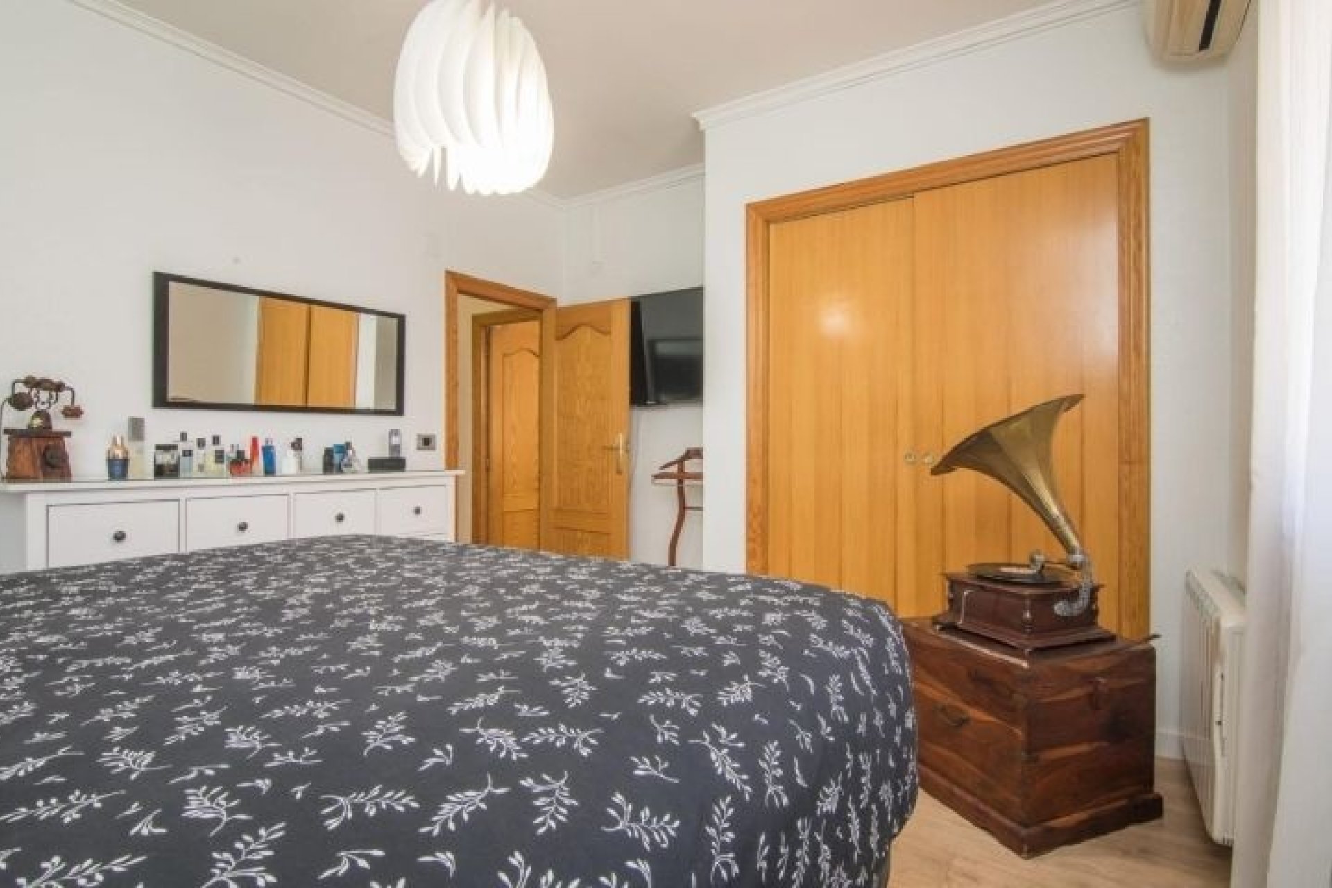 Resale - Villa -
Elche - Costa Blanca