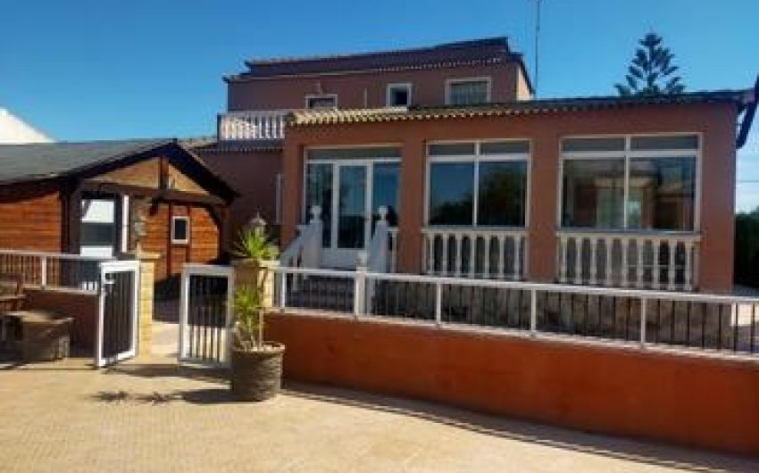 Resale - Villa -
Elche - Costa Blanca