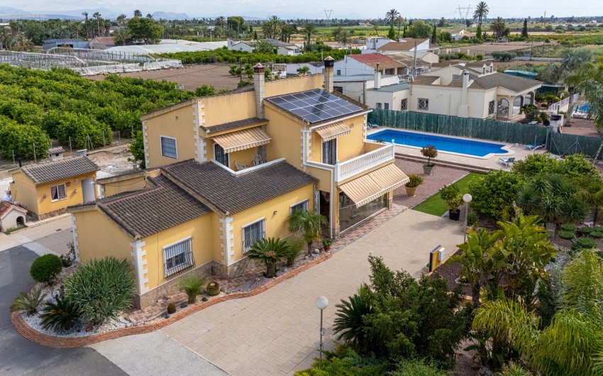 Resale - Villa -
Elche - Costa Blanca